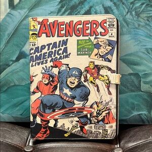 Marvel Avengers Retro Comic iPad Cover - Red, Blue, Yellow